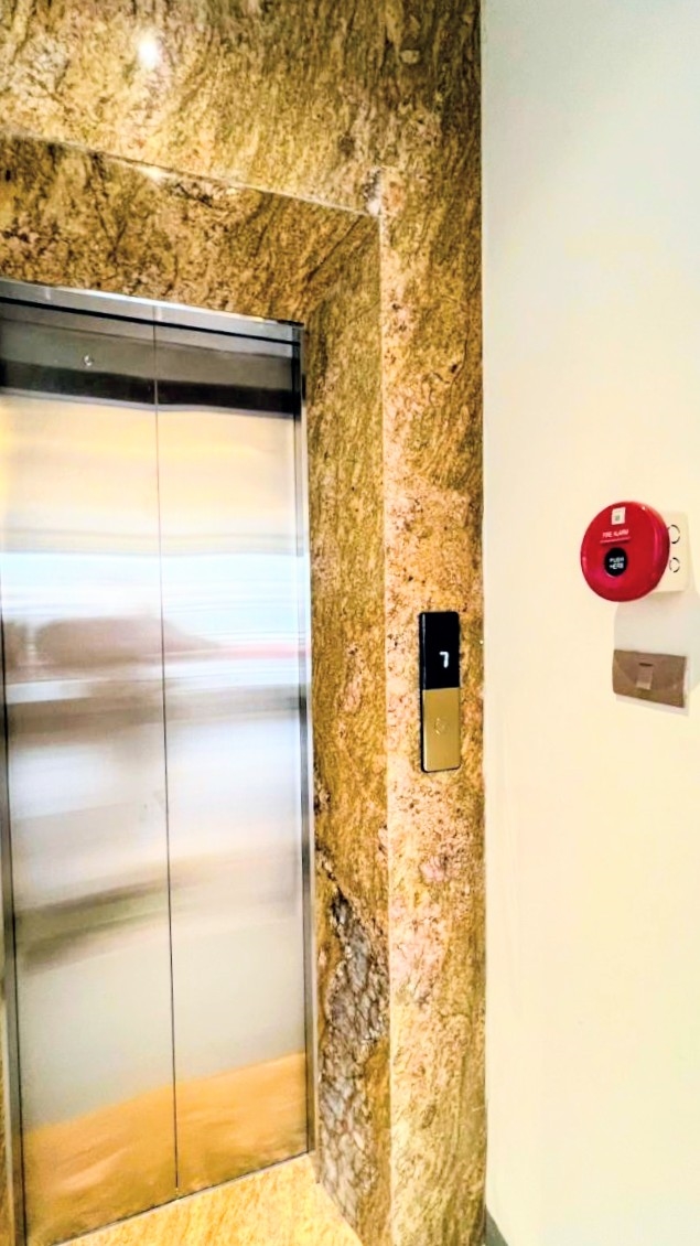 Nhà 8 tầng thang máy phố Lê Trọng Tấn 35m² giá 14 tỷ - Dòng tiền ổn định!