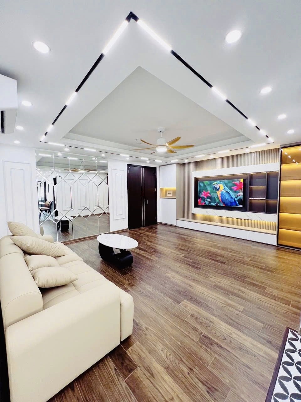 Nhà riêng tại KĐT Văn Phú, Hà Đông 32m² giá chỉ 8 tỷ - Ở ngay, đầy đủ tiện nghi!