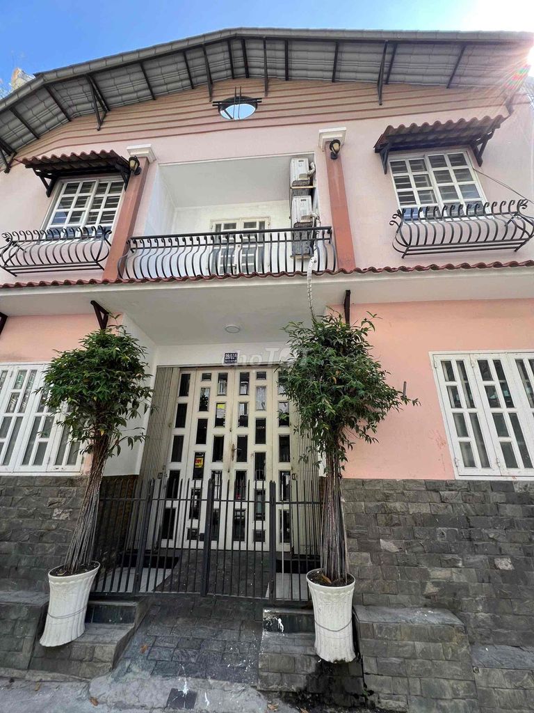 Nhà Phú Nhuận 52m² giá 7.5 tỷ - Sổ hồng chính chủ, hẻm thông, tiện di chuyển!