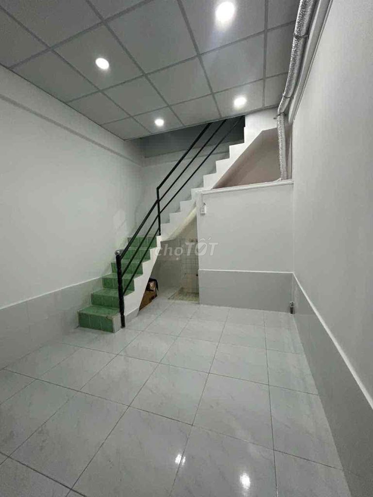 Nhà 3 tầng cho thuê tại Quận 10, 15m² chỉ 8 triệu - Kinh doanh online thuận lợi!
