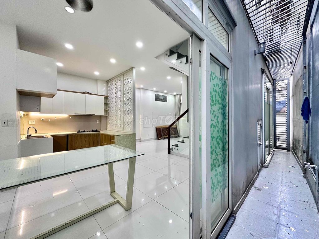 Nhà cho thuê 3 tầng 4 phòng ngủ gần Trường ĐH Văn Lang - An ninh tuyệt đối!