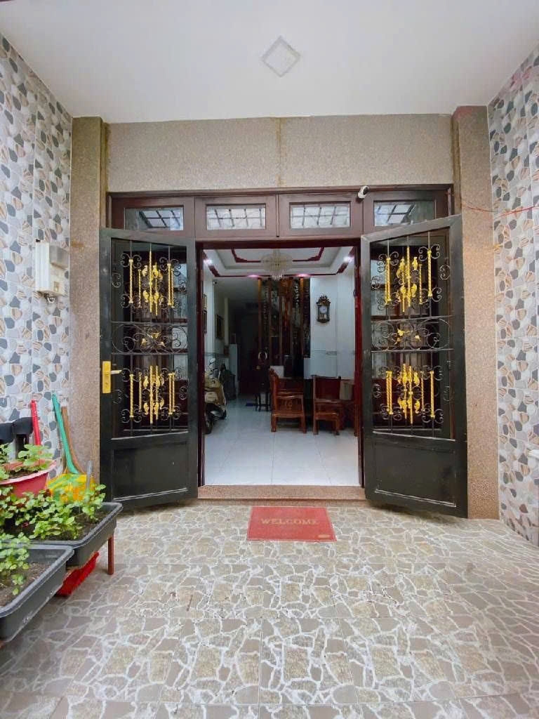 Nhà phố 3 tầng tại Bờ Bao Tân Thắng, 64m² giá 8.5 tỷ - Vị trí đắc địa sát Aeon Mall!