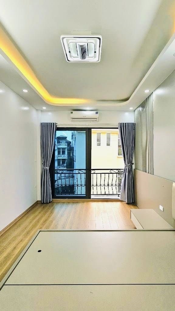 Nhà 5 tầng thang máy tại Thanh Xuân 37m² giá 10.8 tỷ - Nội thất đầy đủ, ở ngay!