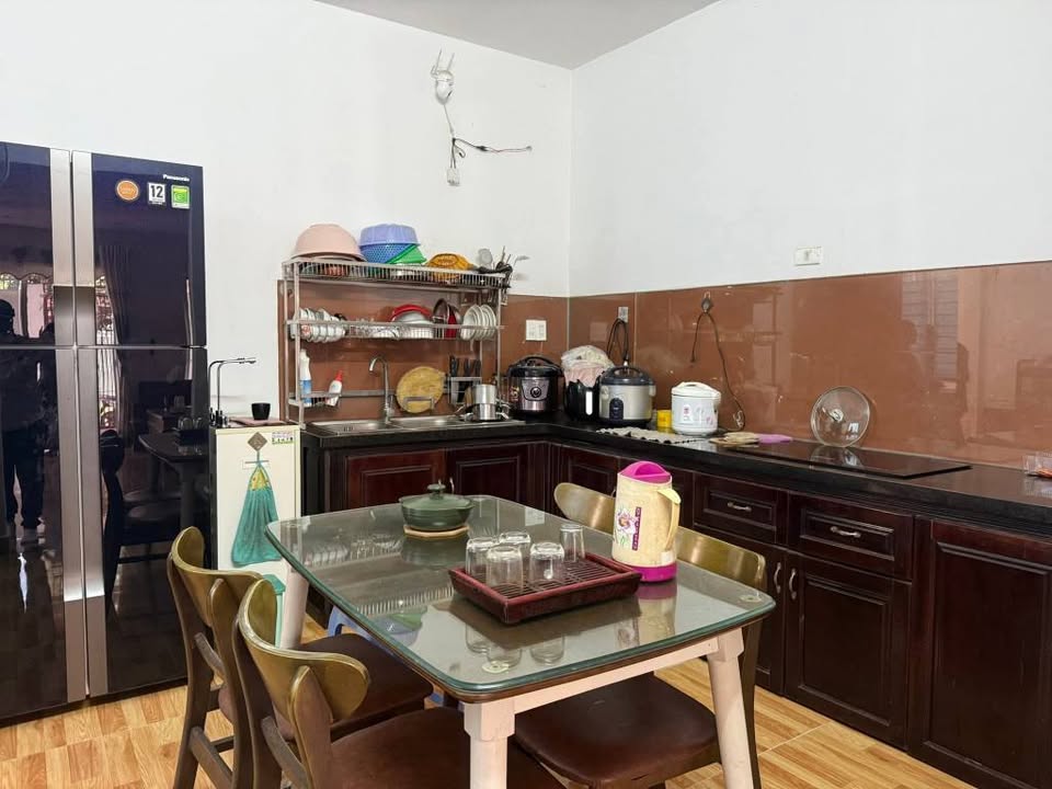 Nhà phố 1 trệt 1 gác lửng tại Thôn Konrahachot, 107m² giá 1 tỷ - Nhà mới, vào ở ngay!