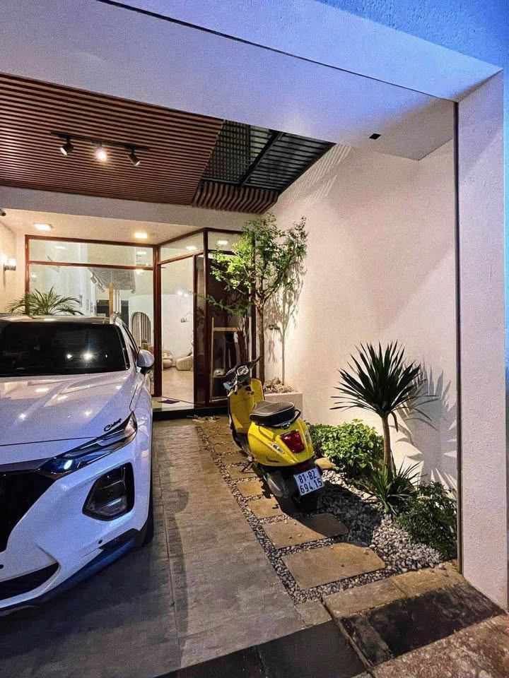 Bán nhà mặt tiền Lý Thái Tổ, Pleiku, 333m² giá 11 tỷ - Đầu tư sinh lời ngay!