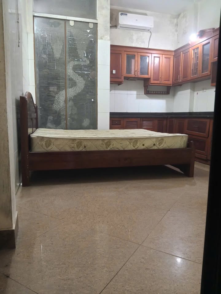 Phòng cho thuê tại Ngõ 162, Phố Đông Thiên, 2.4 triệu - Tiện nghi đầy đủ, tự do giờ giấc!