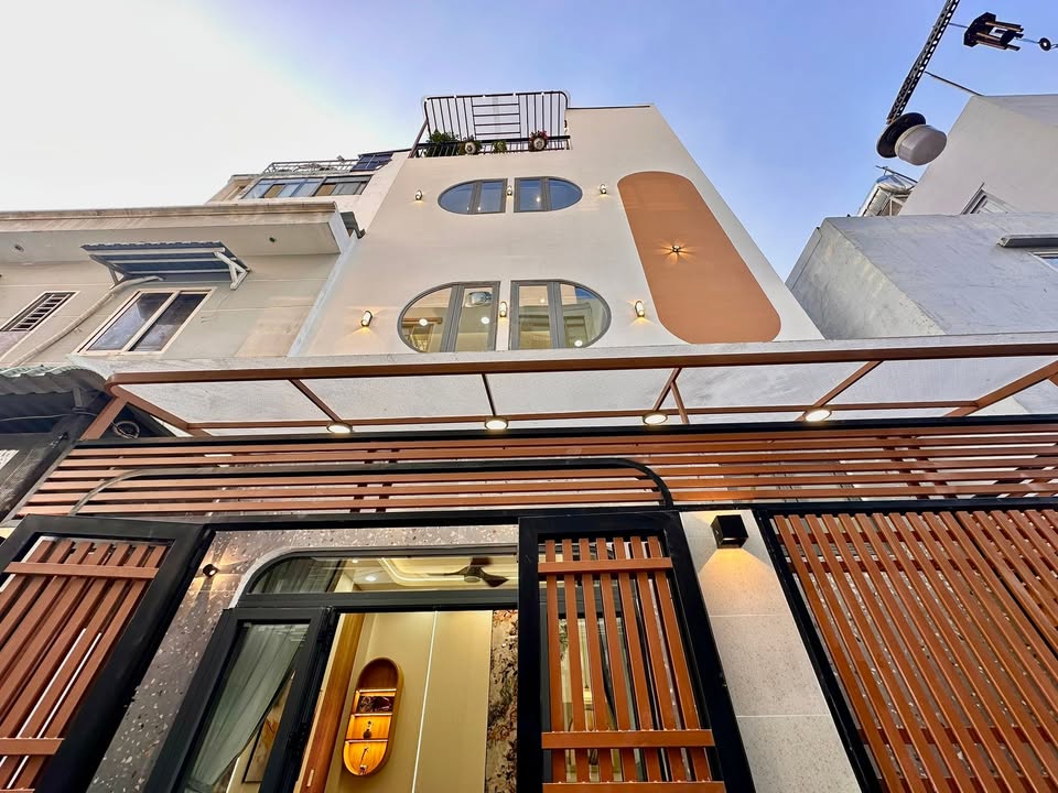 Nhà hẻm xe hơi Nơ Trang Long, 25m² giá 5.65 tỷ - Sẵn sàng vào ở ngay!