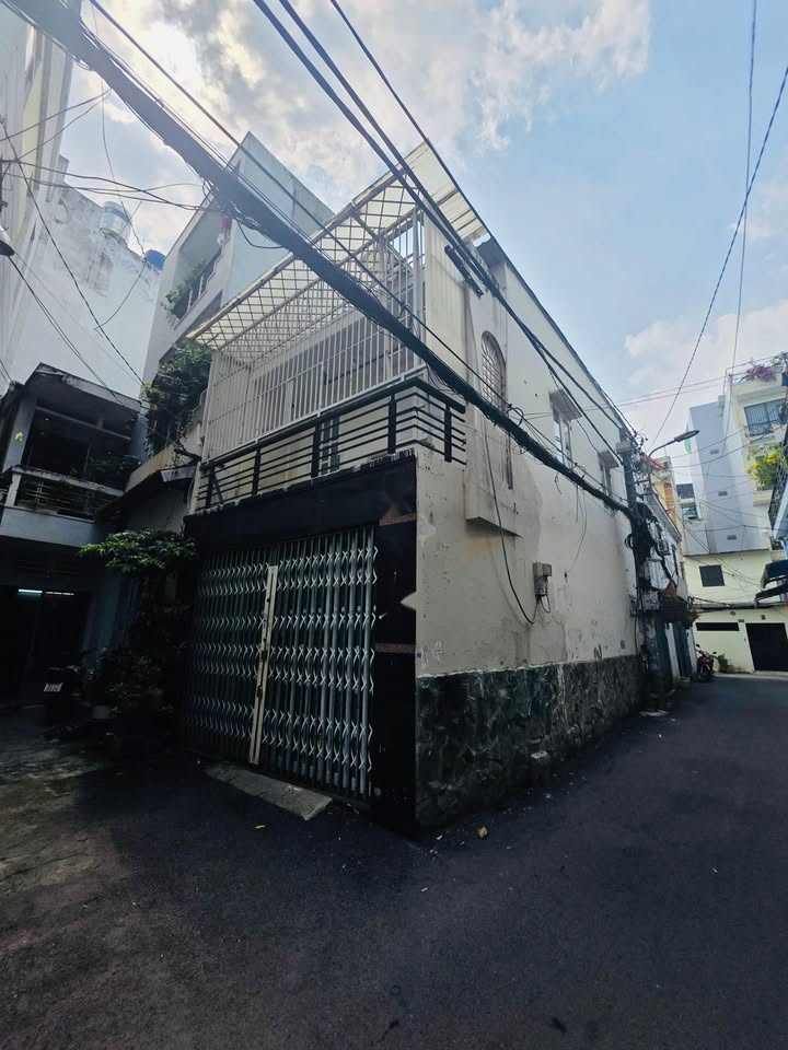 Nhà nguyên căn góc Bùi Thế Mỹ, quận Tân Bình, 36m² giá 9 triệu - Đầy đủ tiện nghi, dọn vào ở ngay!