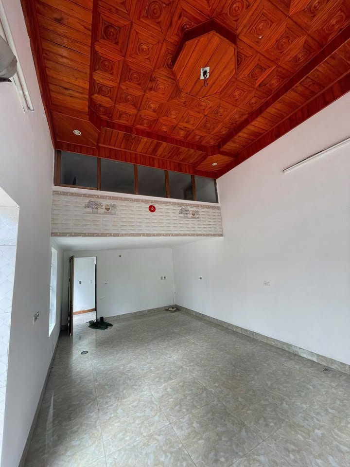 Nhà 1 tầng rưỡi tại Vĩnh Xuân, 150m² giá 1 tỷ - Gần chợ, tiện ích đầy đủ!