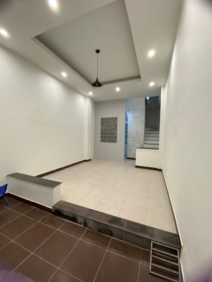 Nhà riêng Phường Bồ Đề, Quận Long Biên 38m² giá 8 tỷ - Sẵn sàng ở ngay!