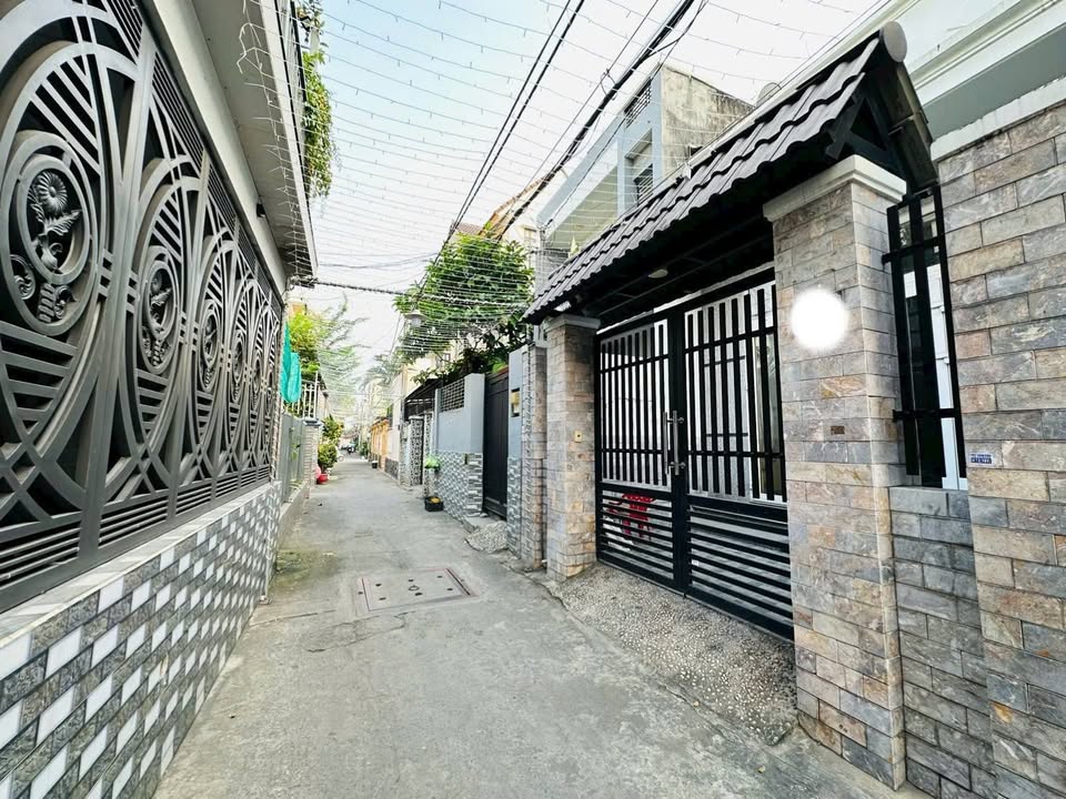 Nhà mặt tiền khu VIP giáo xứ Tân Lập, Bình Trưng Đông, 72m² giá 6.2 tỷ - Sổ riêng, thương lượng ngay!