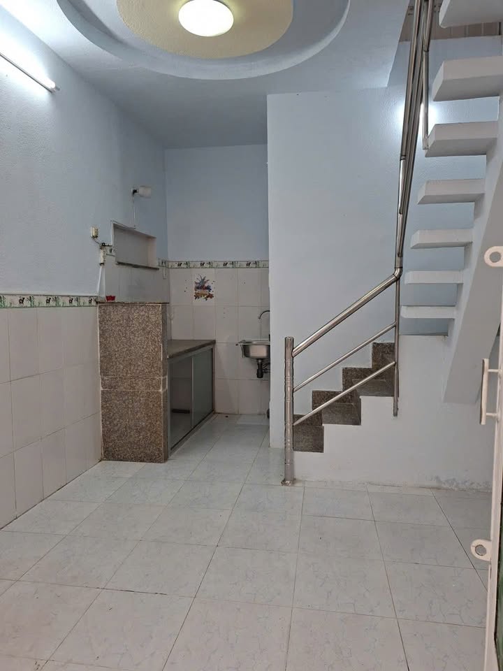 Nhà riêng đường 48, P. Hiệp Bình Chánh, Thủ Đức 15m² giá 800 triệu - Gần chợ và trường học!