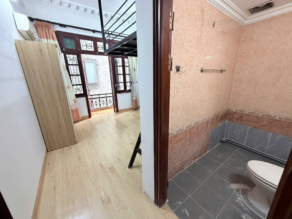 Phòng trống cho thuê tại ngõ 318 La Thành - Full đồ, sẵn sàng ở ngay!
