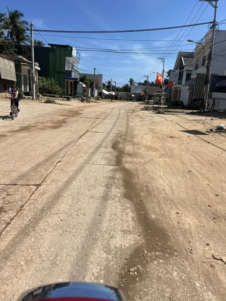 Nhà 2 mê đường Trần Tôn Thất, Hoài Nhơn 100m² giá 3 tỷ - Vị trí kinh doanh lý tưởng!