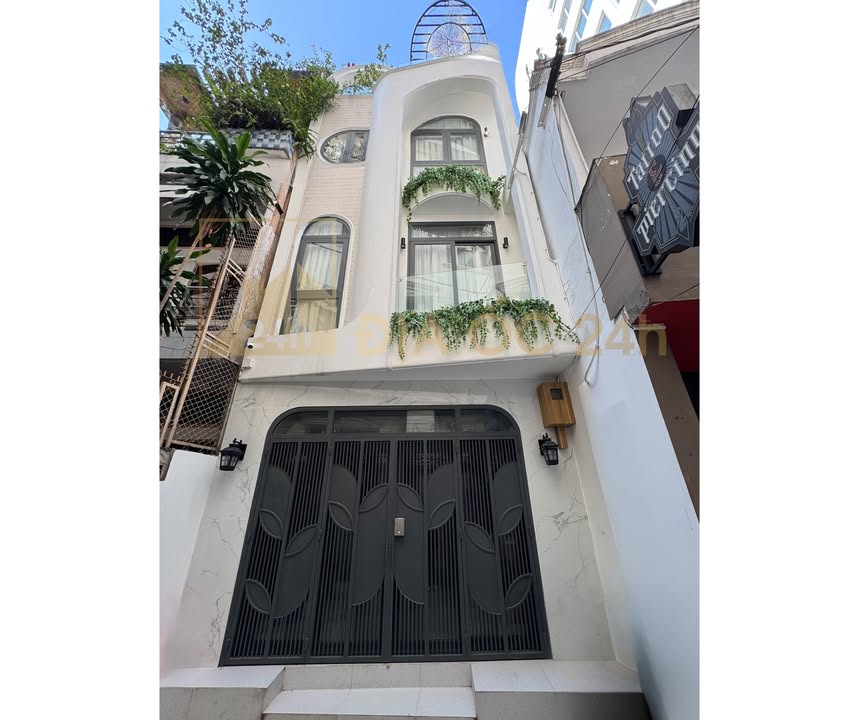 Nhà phố Quận 1 ngay khách sạn Pullman 54675m² giá 24.5 tỷ - Dòng tiền 150 triệu/tháng!