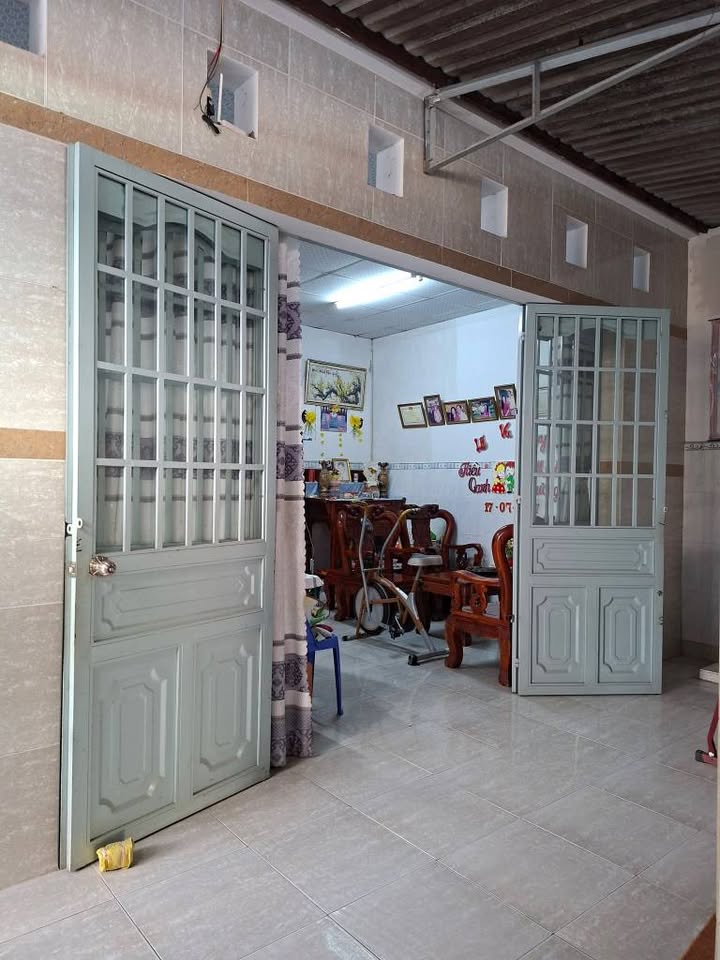 Nhà cấp 4 Vĩnh Long 400m² giá 2.5 tỷ - Đầu tư sinh lời với 5 phòng trọ