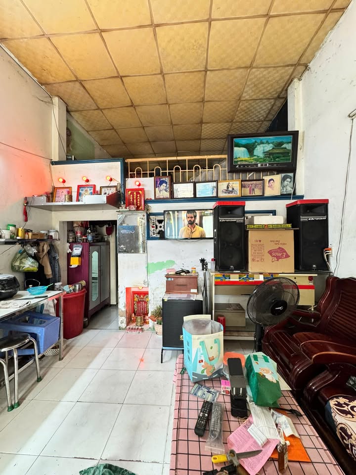 Nhà hẻm 6m Lê Đình Cẩn, Bình Tân 48m² giá 2.8 tỷ - Tiết kiệm ngay 1 tỷ!