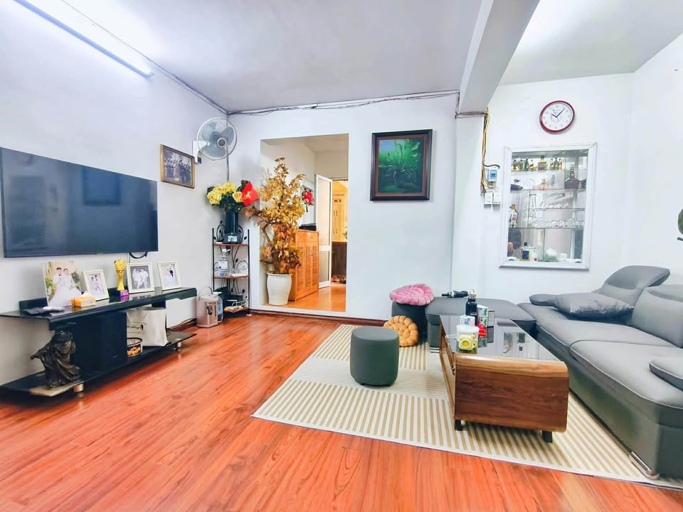 Căn hộ Tập thể Láng Hạ, Đống Đa 30m² - Nhà đẹp, sẵn sàng ở ngay!