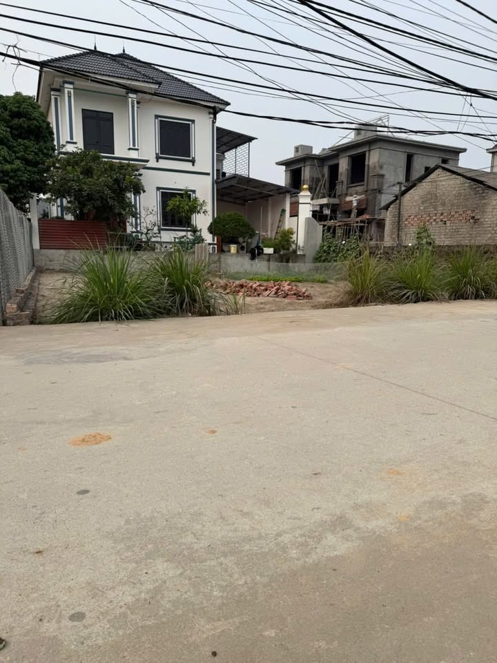 Đất Cẩm Bào Xuân Cẩm 200m² giá 2 tỷ - Lô góc 2 mặt tiền cực đẹp!