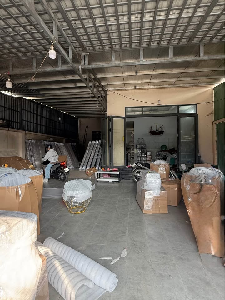 Nhà mặt tiền cho thuê tại Thạnh Xuân, Quận 12 - Diện tích 200m², giá 20 triệu/tháng!