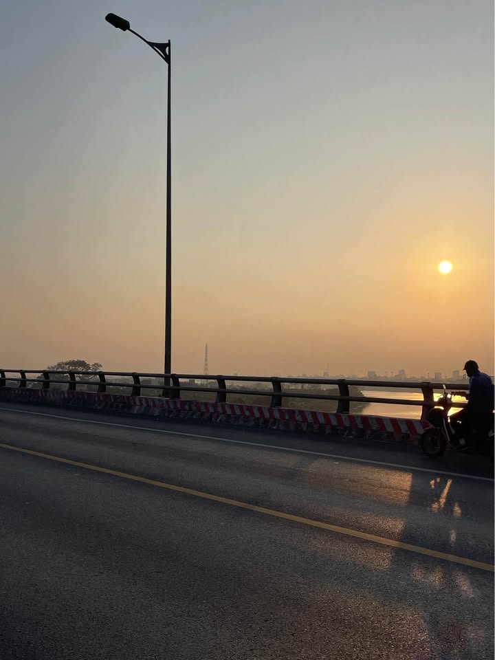 Đất mặt đường Đê Bối Nam Phong 400m² giá 2.2 tỷ - Lô góc 2 mặt tiền, thuận tiện kinh doanh!