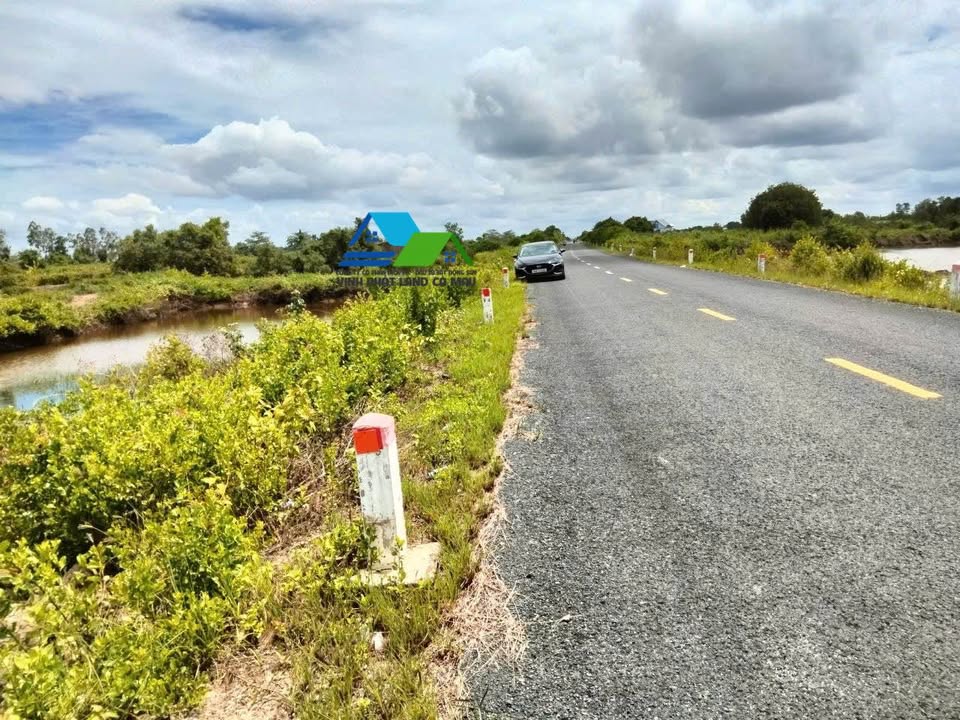 Bán Đất Mặt Tiền Lộ Trục Đông Tây, Xã Tân Thuận, Cà Mau - 1036.2m² chỉ 860 triệu!