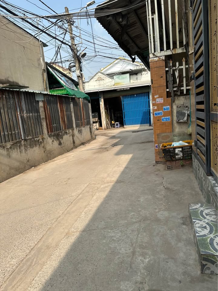 Nhà nát hẻm xe hơi thông Ngô Chí Quốc 65m² giá 4,2 tỷ - Cơ hội đầu tư tuyệt vời!