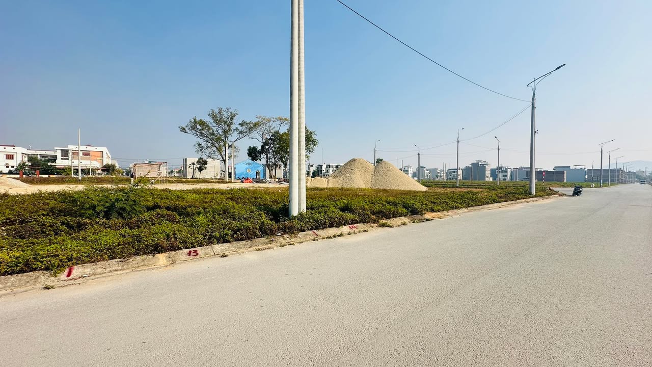 Đất nền mặt đường Văn Tiến Dũng, 100m², giá 5.5 tỷ - Cơ hội đầu tư hấp dẫn!