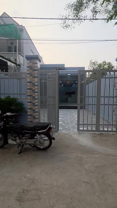 Nhà cấp 4 Hóc Môn 162m² giá 4.3 tỷ - Sẵn sàng vào ở ngay!