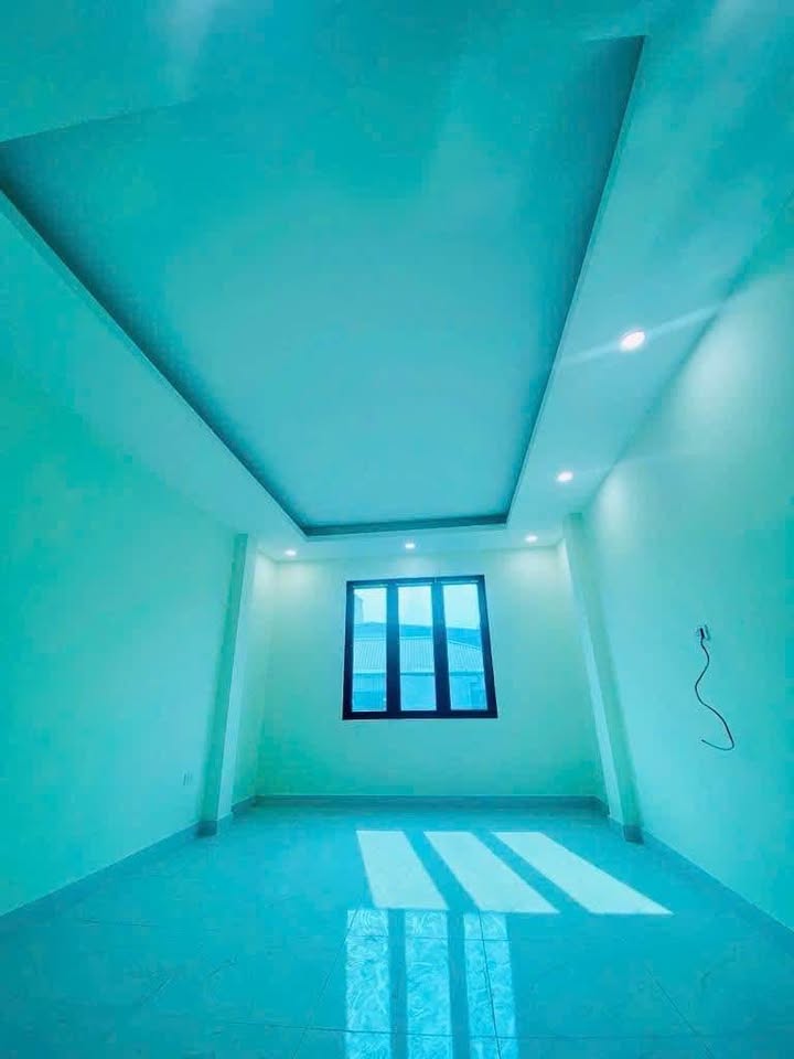 Nhà 4 tầng Cầu Tó, 40m² giá 3 tỷ - Sổ đỏ chính chủ, vào ở ngay!