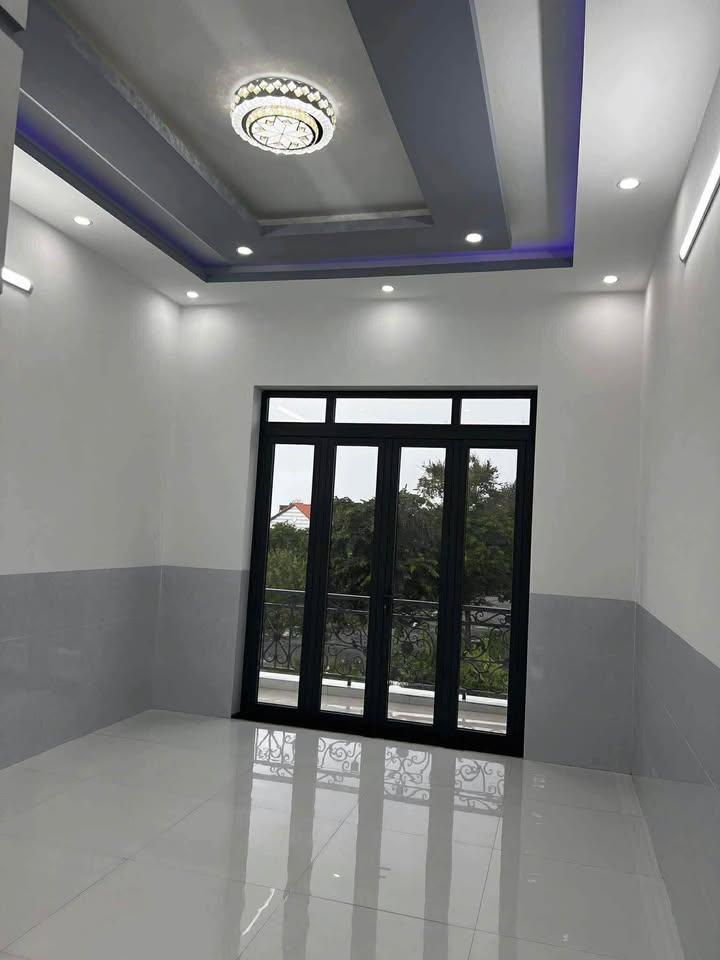 Nhà 1 trệt 1 lầu mới 98% đường Thoại Ngọc Hầu, 92m² giá 2.99 tỷ - Vị trí đắc địa gần trung tâm hành chính