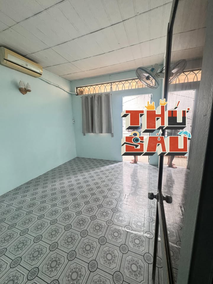 Nhà cho thuê hẻm Sư Vạn Hạnh, Q10, 33m² - Giá chỉ 10 triệu/tháng!
