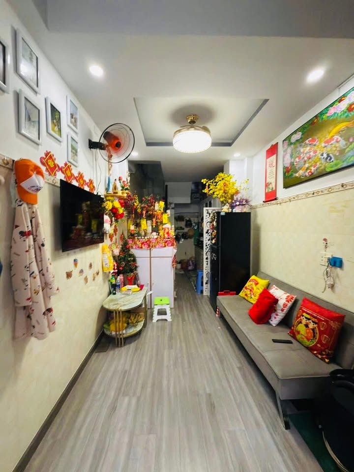 Nhà nguyên căn Trần Quang Khải, Quận 1, 18m² giá 9 triệu - An ninh đảm bảo, tiện nghi đầy đủ!