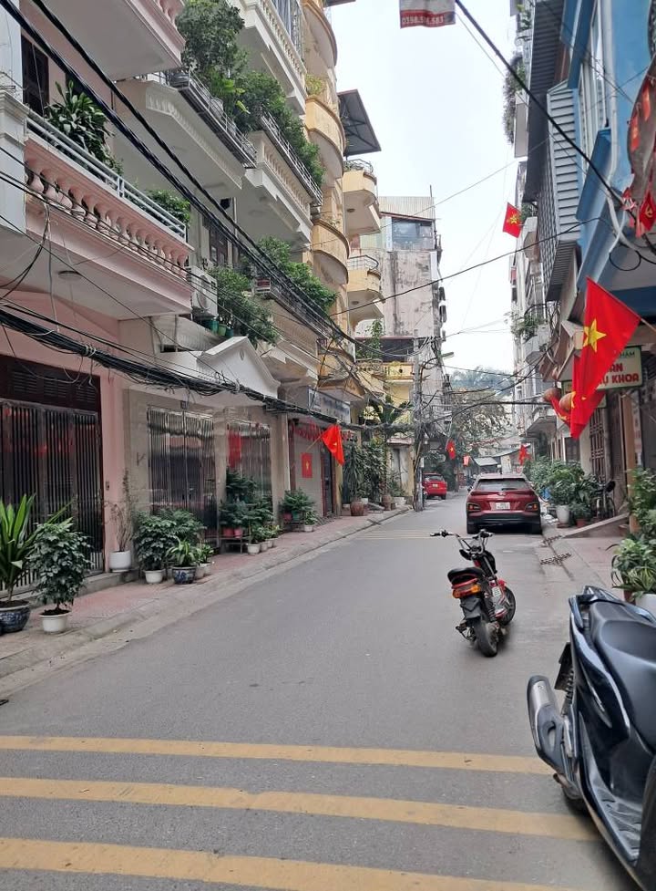 Nhà riêng Trần Cung, Cầu Giấy 52m² giá 1x tỷ - Vị trí siêu đẹp, ô tô tránh!