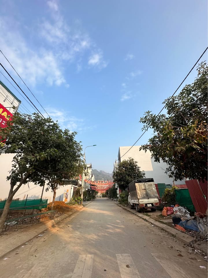 Đất mặt tiền Phường Chiềng Lề 87m² giá 2 tỷ - Xây nhà theo ý thích