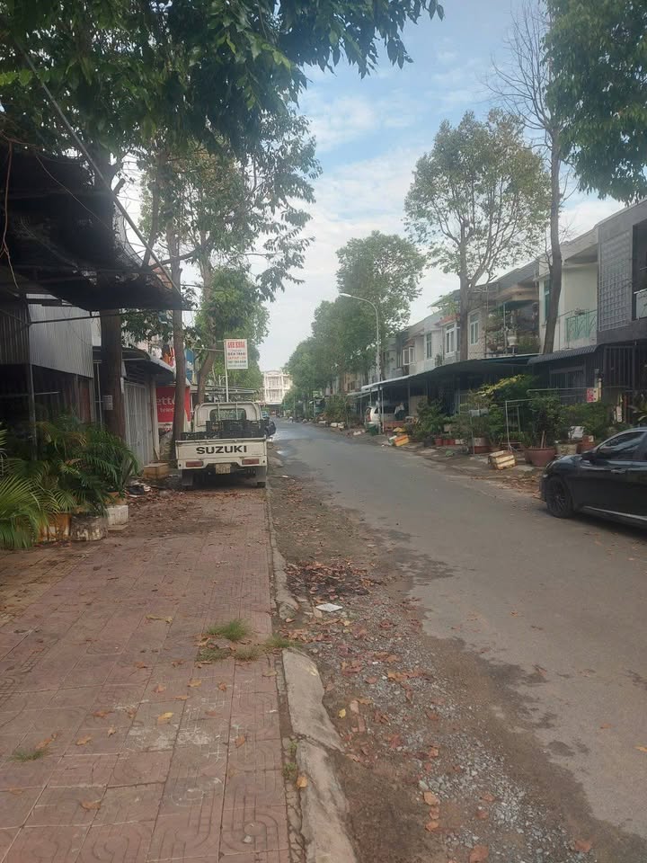 Nhà 1 trệt 1 lầu KDC 586, Cần Thơ 127.5m² giá 2.5 tỷ - Gần chợ và đầy đủ tiện ích!