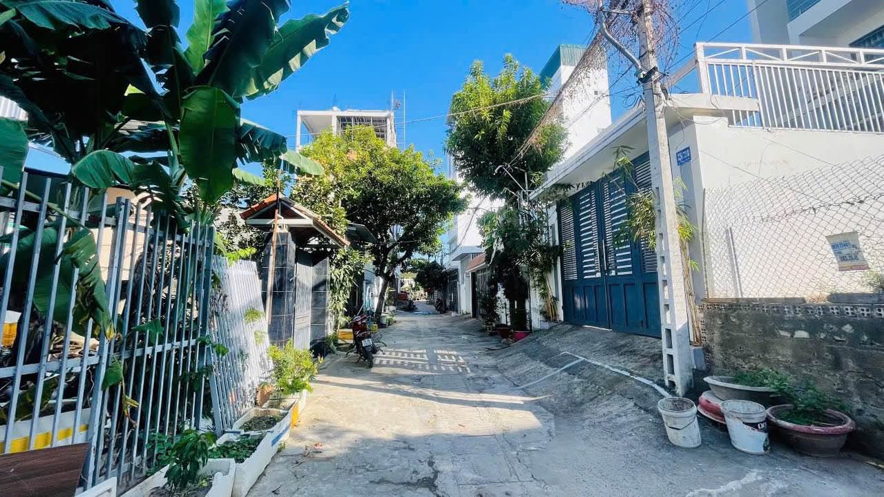 Bán đất sổ hồng Hẻm Lê Hồng Phong Nam Nha Trang 129.2m² giá 5.8 tỷ - Đường ô tô tận đất!