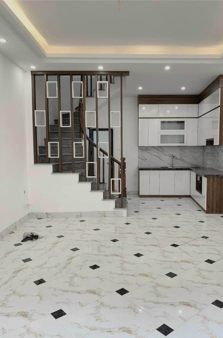 Nhà 4 tầng Di Trạch, Hoài Đức 30m² giá 2 tỷ - Vị trí đẹp, tiện ích đầy đủ!