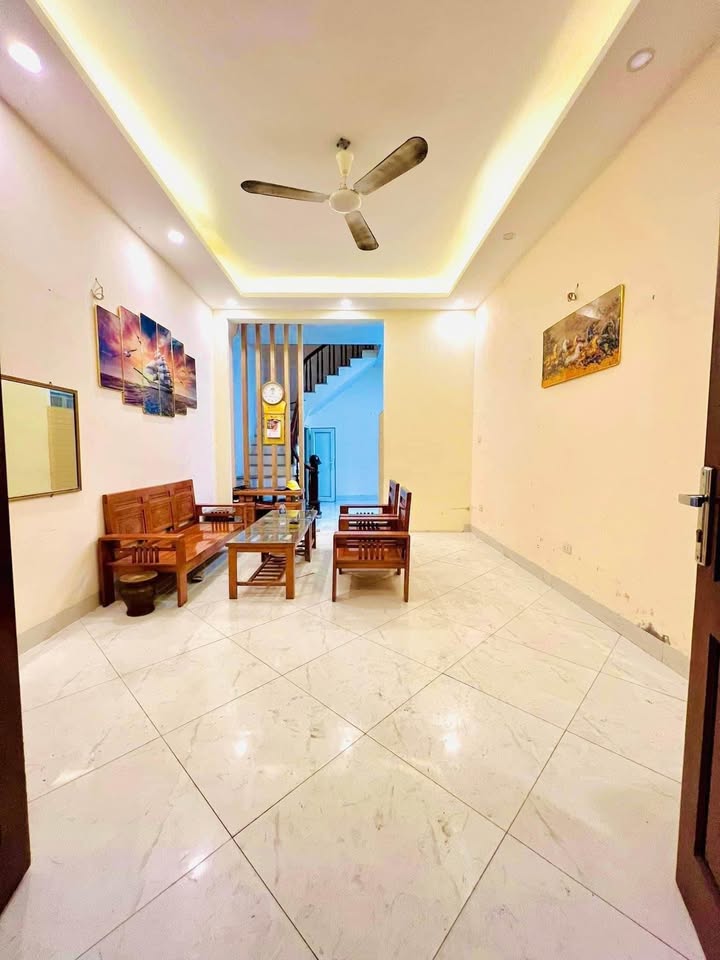 Nhà 5 tầng mặt tiền 3.92m tại 151 Nguyễn Đức Cảnh, 3.3 tỷ - Đầu tư sinh lời cao!