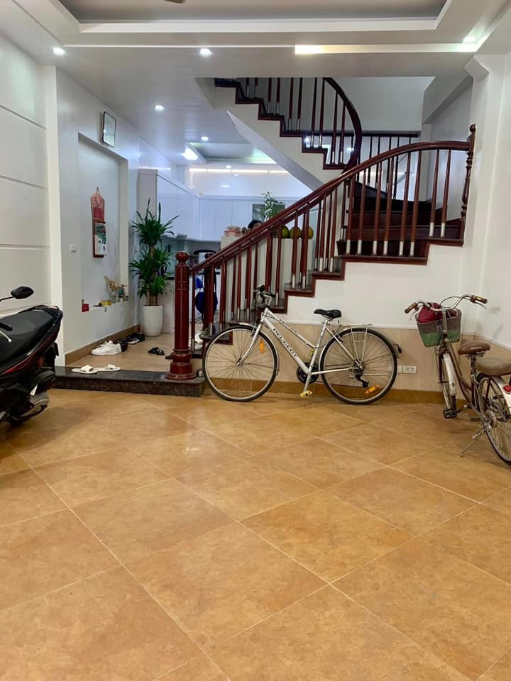 Nhà phố Hoàng Đạo Thành, Thanh Xuân 50m² giá 9.3 tỷ - Lô góc thoáng mát, ô tô tránh!