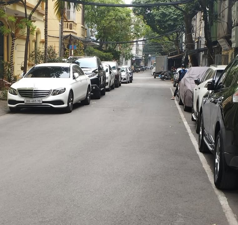 Nhà riêng Phạm Tuấn Tài, Cầu Giấy 50m² giá nhỉnh 10 tỷ - Ô tô tránh, kinh doanh tuyệt vời!