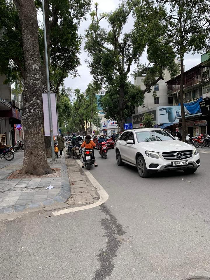 Nhà mặt phố Lò Đúc, Quận Hai Bà Trưng, 220m² chỉ 9 tỷ - Vị trí đắc địa, sẵn sàng giao dịch!