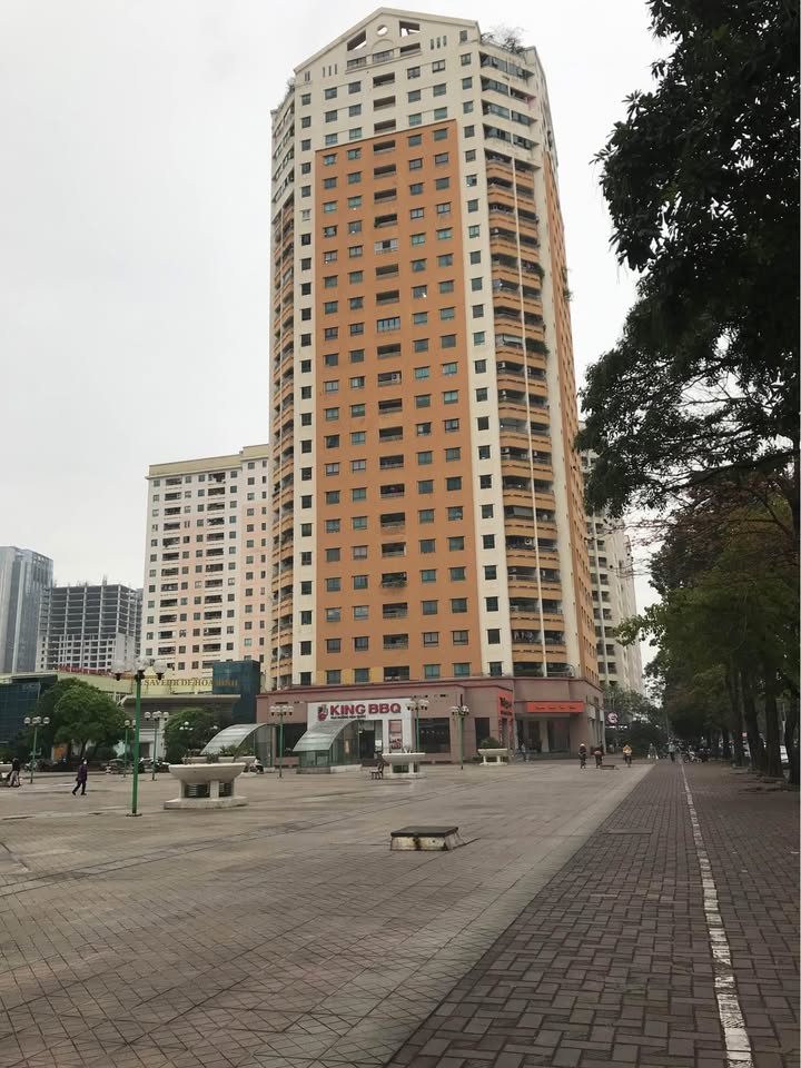 Căn hộ Chung cư 24T Hoàng Đạo Thúy Cầu Giấy 130m² - Thiết kế thoáng mát, hướng Đông