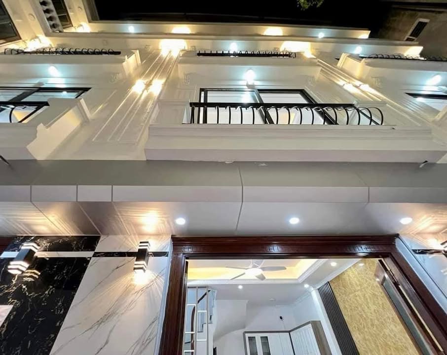 Bán gấp nhà Pháo Đài Láng, Đống Đa 175m² - Gần các trường đại học, tiện cho thuê!