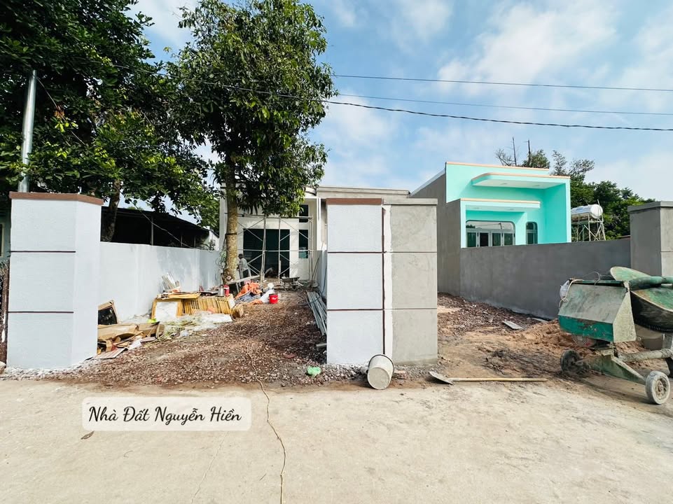 Nhà bán mới xây tại Bình Lộc, 125m² giá 1.35 tỷ - Sổ hồng riêng, thổ cư toàn bộ!