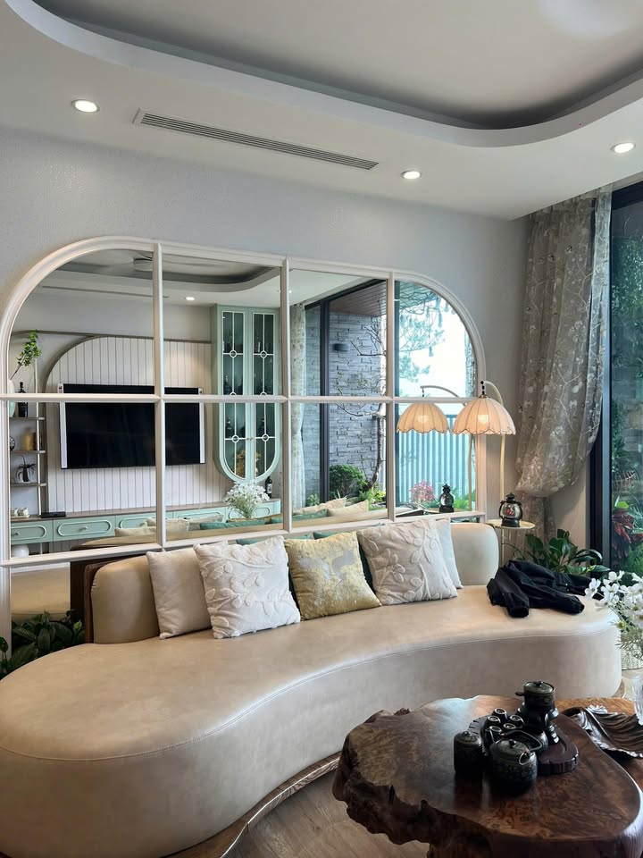 Căn hộ Landmark Nghĩa Trụ 115m² - Tầng cao, View Hồ Đẹp, Full Nội Thất!