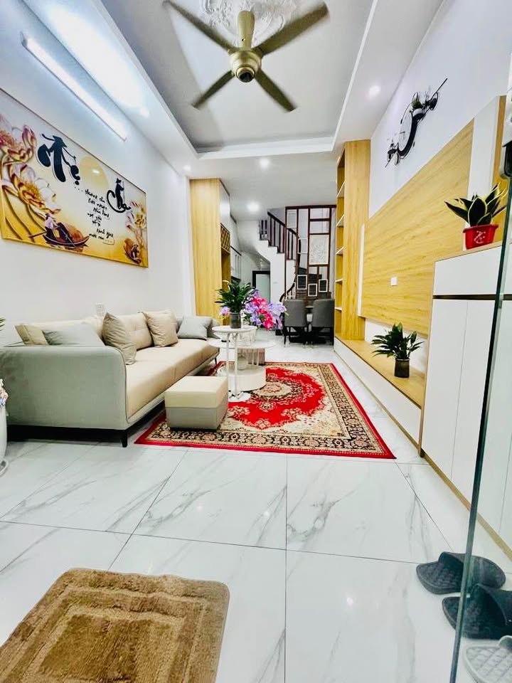 Nhà riêng Ngũ Nhạc, Phường Xuân Tảo, 36m² giá 6 tỷ - Ngõ thoáng, tiện nghi đầy đủ!