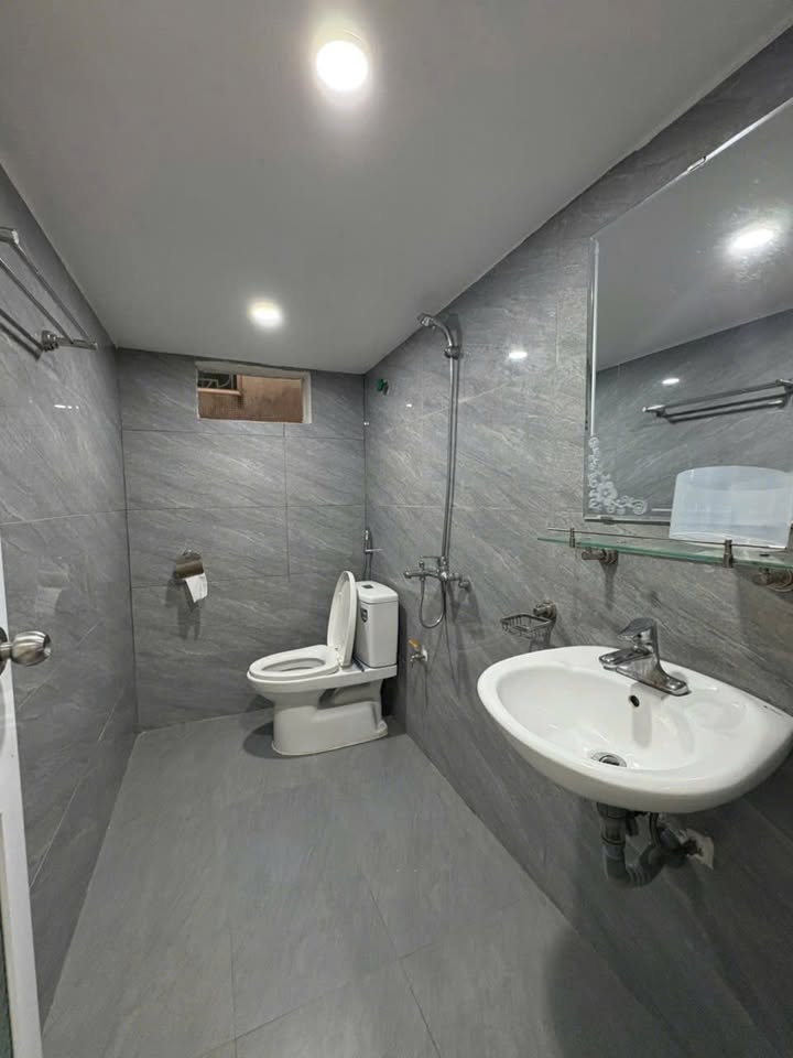 Bán nhà 2 tầng Đường Lê Quý Đôn, Gia Cẩm 72m² - Vị trí trung tâm tiện lợi!