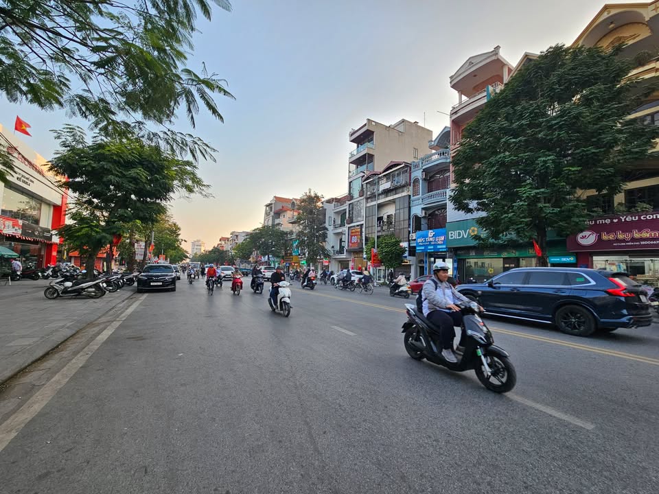 Nhà mặt đường Trung Lực, Hải Phòng 100m² giá 11 tỷ - Sẵn sàng ở ngay!
