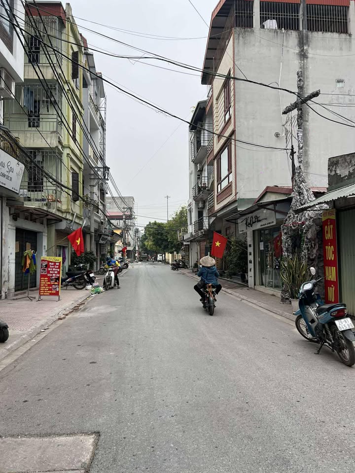 Đất nền Cửu Việt Trâu Quỳ 47m² - Sổ đỏ chính chủ, giá thỏa thuận!